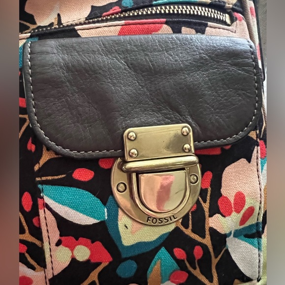 Fossil Cross Body Bag - Picture 3 of 6